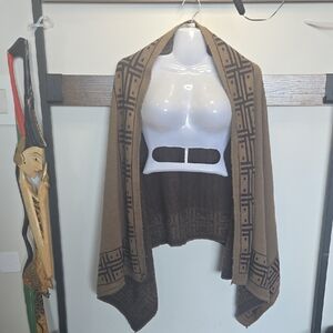 Geometric Patterned Brown Sweater Wrap Shawl